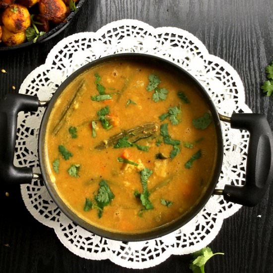 Aruchuvitta Sambar/Lentil Curry - Recipe photo by CurryandVanilla