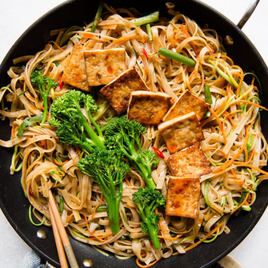 Tofu Stir Fry Noodles - Recipe photo by healthynibblesandbits