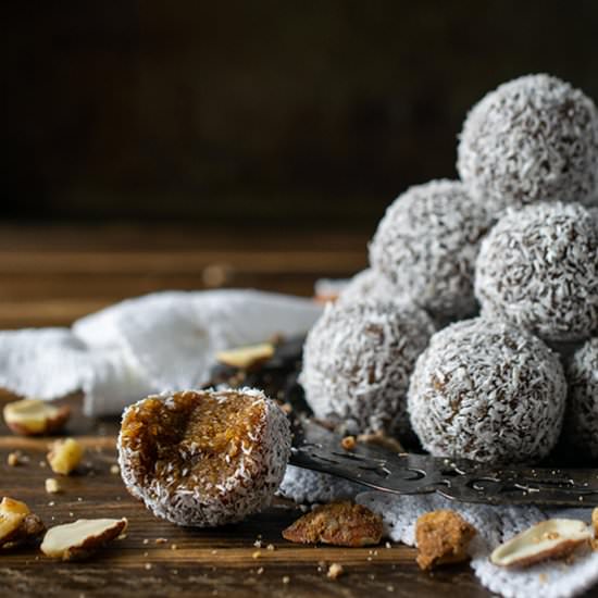 Vegan Pumpkin Cake Bites - Recipe photo by Raw Revive