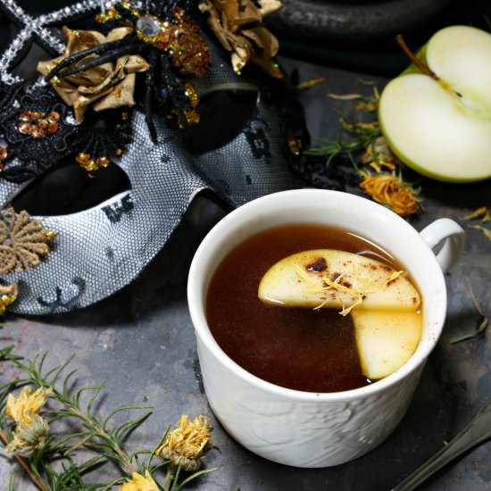 Salem Spiced Cider - Recipe photo by The Gluttonous Geek