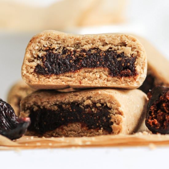 Gluten Free Fig Bars - Recipe photo by dessertswithbenefits