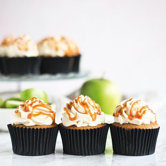 Caramel Applesauce Cupcakes - Recipe photo by anasbakingchronicles