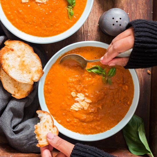 Homemade Roasted Tomato Basil Soup - Recipe photo by currytrail