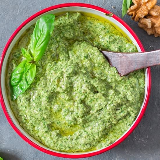 Fresh Basil Walnut Pesto - Recipe photo by currytrail