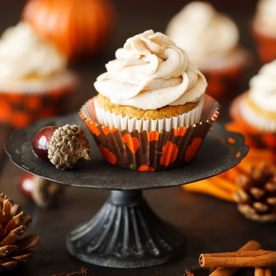 Pumpkin Spice Cupcakes - Recipe photo by thepkpway