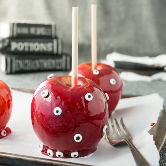 How to make candy apples - Recipe photo by Chewable Structures
