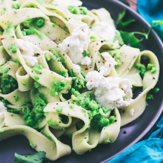 Pasta with Smashed Peas and Ricotta - Recipe photo by Grabaplate