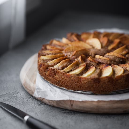 Vegan German Apple Cake - Recipe photo by The Simple Green