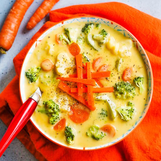 Cheesy Vegetable Soup - Recipe photo by pipandebby