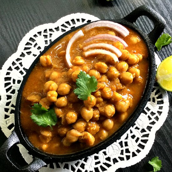 INSTANT POT CHANA MASALA - Recipe photo by CurryandVanilla