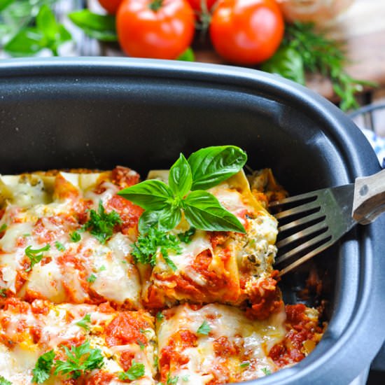 Slow Cooker Lasagna - Recipe photo by The Seasoned Mom