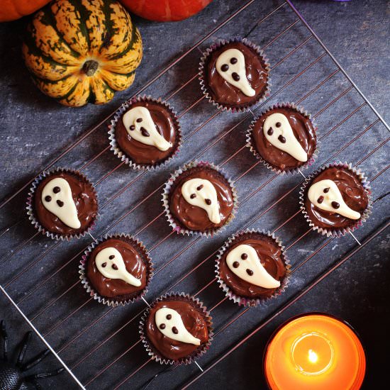 Easy Halloween Ghost Cupcakes - Recipe photo by Fab Food 4 All