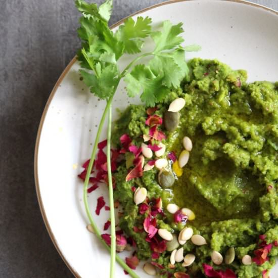 Rose Petal Avocado &Chickpea Hummus - Recipe photo by Reetu Uday Kugaji