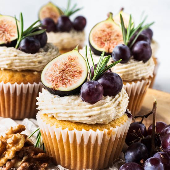Grape Cupcakes - Recipe photo by piesandtacos