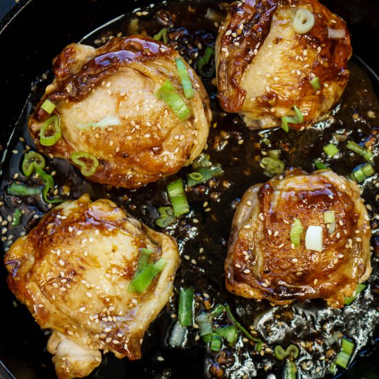 Soy and Garlic Chicken Thighs - Recipe photo by The Cookware Geek