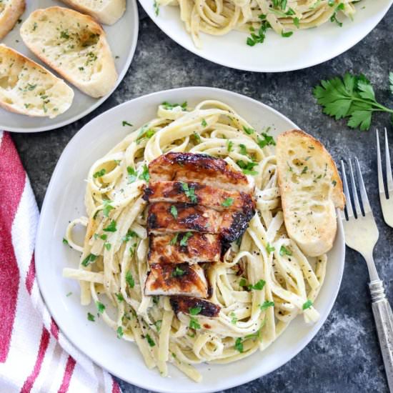 BBQ CHICKEN FETTUCCINE ALFREDO - Recipe photo by ruchiskitchen