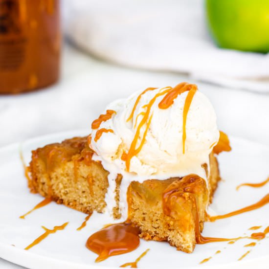 Upside Down Caramel Apple Cake - Recipe photo by confessionsofabakingqueen