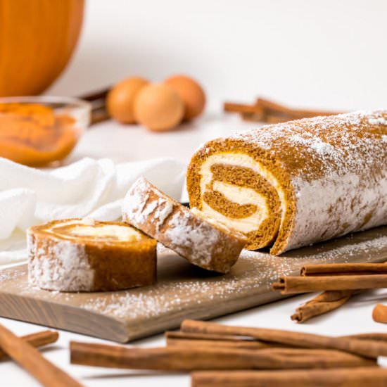 Pumpkin Roll - Recipe photo by thanksgiving