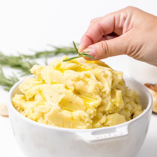 Roasted garlic mashed potatoes - Recipe photo by thanksgiving