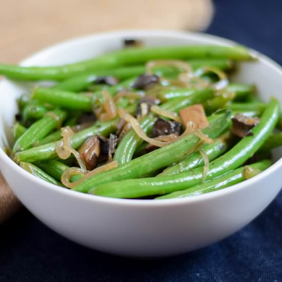Green Beans w/ Mushrooms & Shallots - Recipe photo by forwardeats