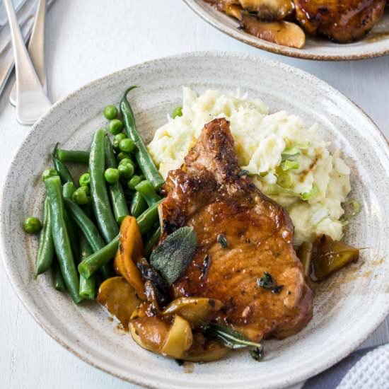 Baked Apple Pork Chops - Recipe photo by SundaySupper