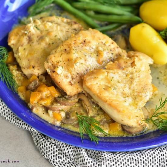 Chicken breast in mushroom sauce - Recipe photo by everyday-delicious.com