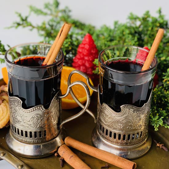 Glühwein – German Mulled Wine - Recipe photo by PetersFoodAdventures