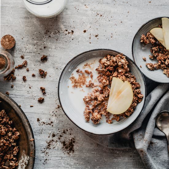 HEALTHY CINNAMON GRANOLA - Recipe photo by healthylittlecravings