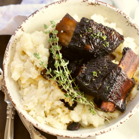 Easy Red Wine Braised Short Ribs - Recipe photo by Grits and Pinecones