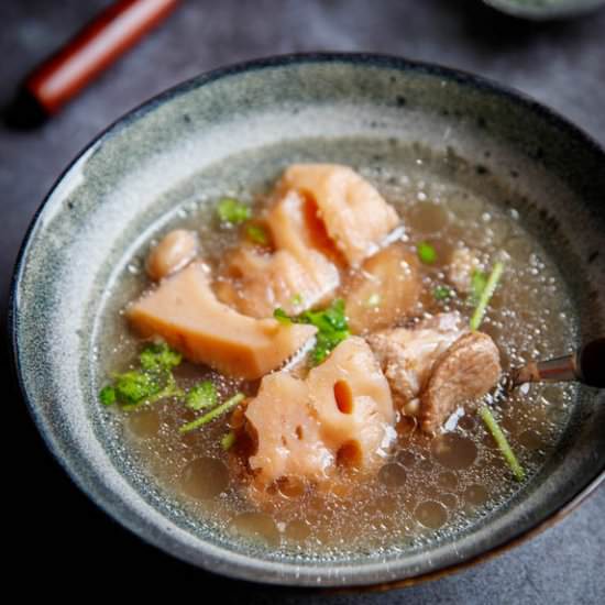 Lotus Root Soup with Pork Ribs - Recipe photo by elaineluo