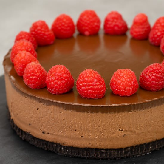 No-Bake Chocolate Cheesecake - Recipe photo by El Mundo Eats
