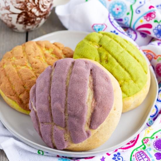 Conchas- Mexican Sweet Bread - Recipe photo by ThaiCaliente