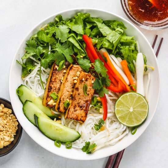 Vegan Bun Chay (noodle salad) - Recipe photo by okonomi kitchen