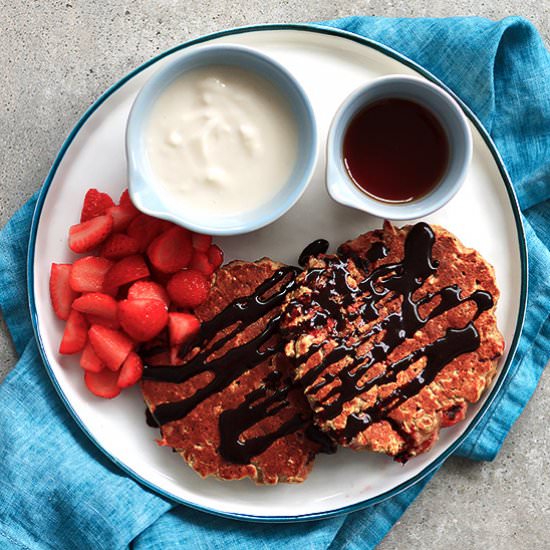 STRAWBERRY OATMEAL PANCAKES - Recipe photo by BrightBird