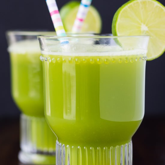 Celery Juice Recipe - Recipe photo by cleaneatingkitchen