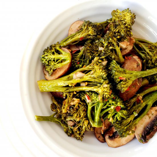 Balsamic Broccolini & Mushrooms - Recipe photo by letstalkvegan.today