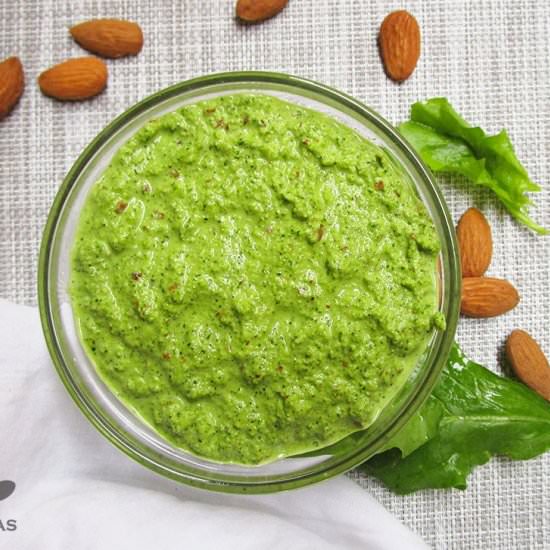 Vegan Almond Spinach Pesto - Recipe photo by ADkitchen