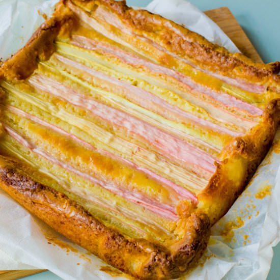 Rhubarb blondies - Recipe photo by Uit de pan van San