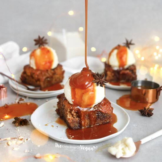Vegan sticky toffee pudding - Recipe photo by The Little Blog of Vegan