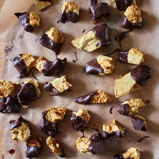 Chocolate dipped honeycomb - Recipe photo by JohannaGGG