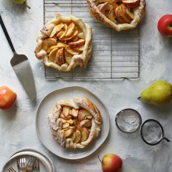 Vegan Apple Crostata - Recipe photo by champagne-tastes