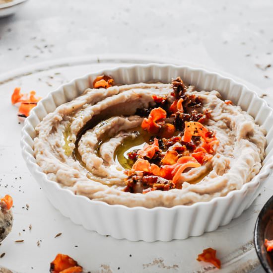 WHITE BEANS HUMMUS - Recipe photo by healthylittlecravings