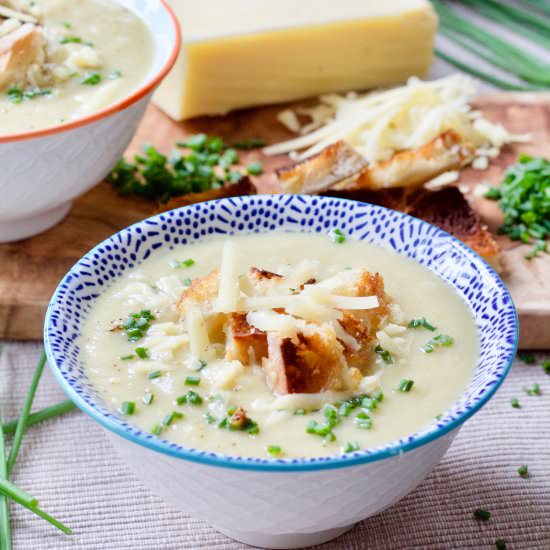 Creamy Cauliflower Cheese Soup - Recipe photo by joskitchenlarder