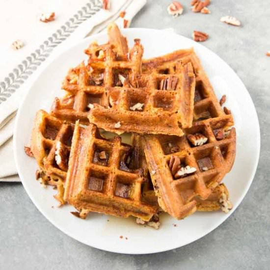 Pumpkin Spice Vegan Waffles - Recipe photo by Vegetarian Gastronomy