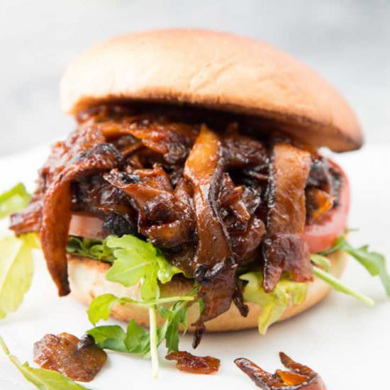 Vegan Pulled Mushroom BBQ Sandwich - Recipe photo by Vegetarian Gastronomy
