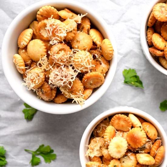 Parmesan Garlic Oyster Crackers - Recipe photo by c2king