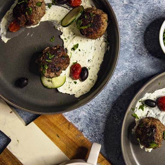 Mediterranean Meatballs - Recipe photo by theseasonaljunkie