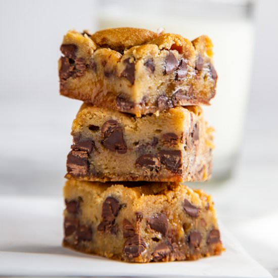Caramel Chocolate Chip Cookie Bars - Recipe photo by cardamomandcoconut