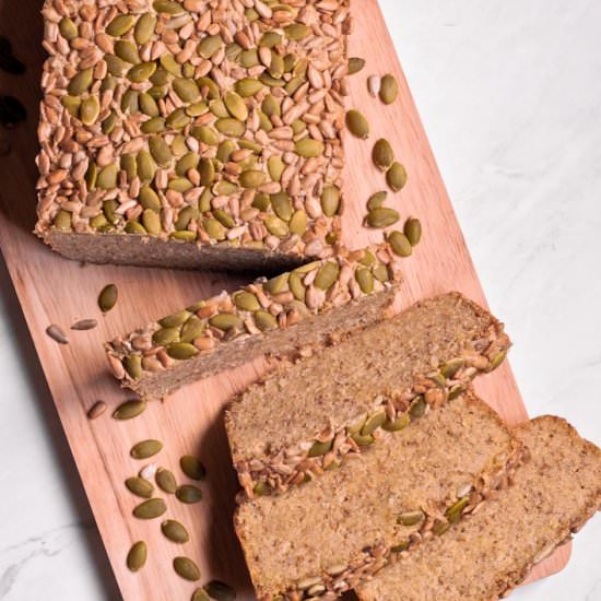 Quinoa Bread with Pumpkin Seeds - Recipe photo by whatsinthepan