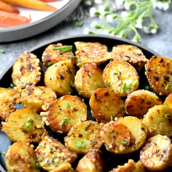 Parmesan Roasted Potatoes - Recipe photo by Spice Cravings